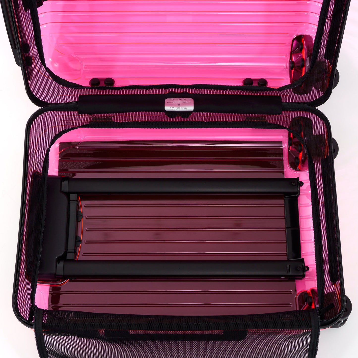 RIMOWA(リモワ) エッセンシャル キャビン NEON(ネオン) 36L 4輪