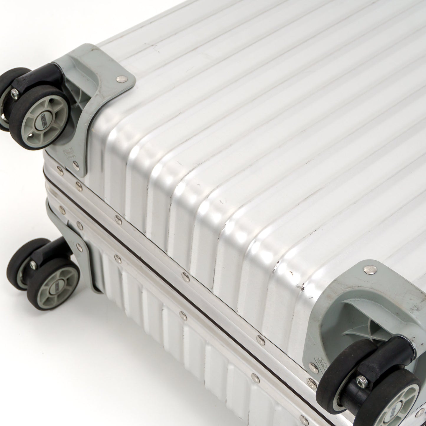 RIMOWA(リモワ) クラシックフライト 33L 4輪 キャビンS