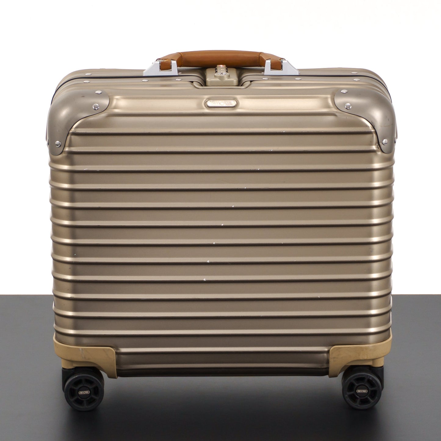 RIMOWA(リモワ) トパーズ 26L 4輪 コンパクト