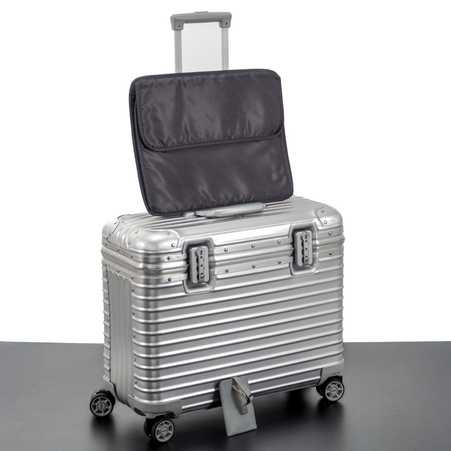 RIMOWA(リモワ) トパーズ 34L 4輪 パイロット