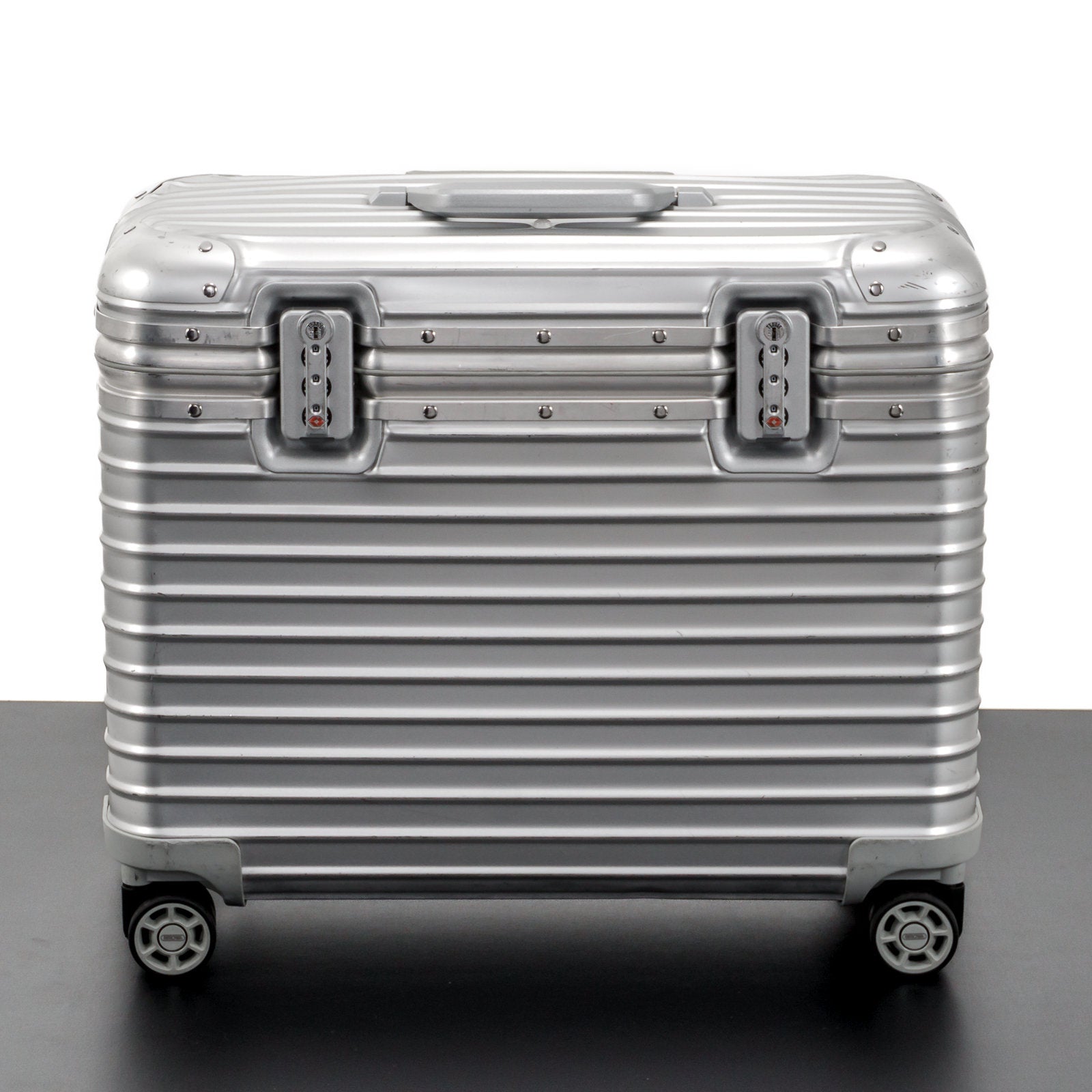 RIMOWA(リモワ) トパーズ 34L 4輪 パイロット – 中古RIMOWA(リモワ