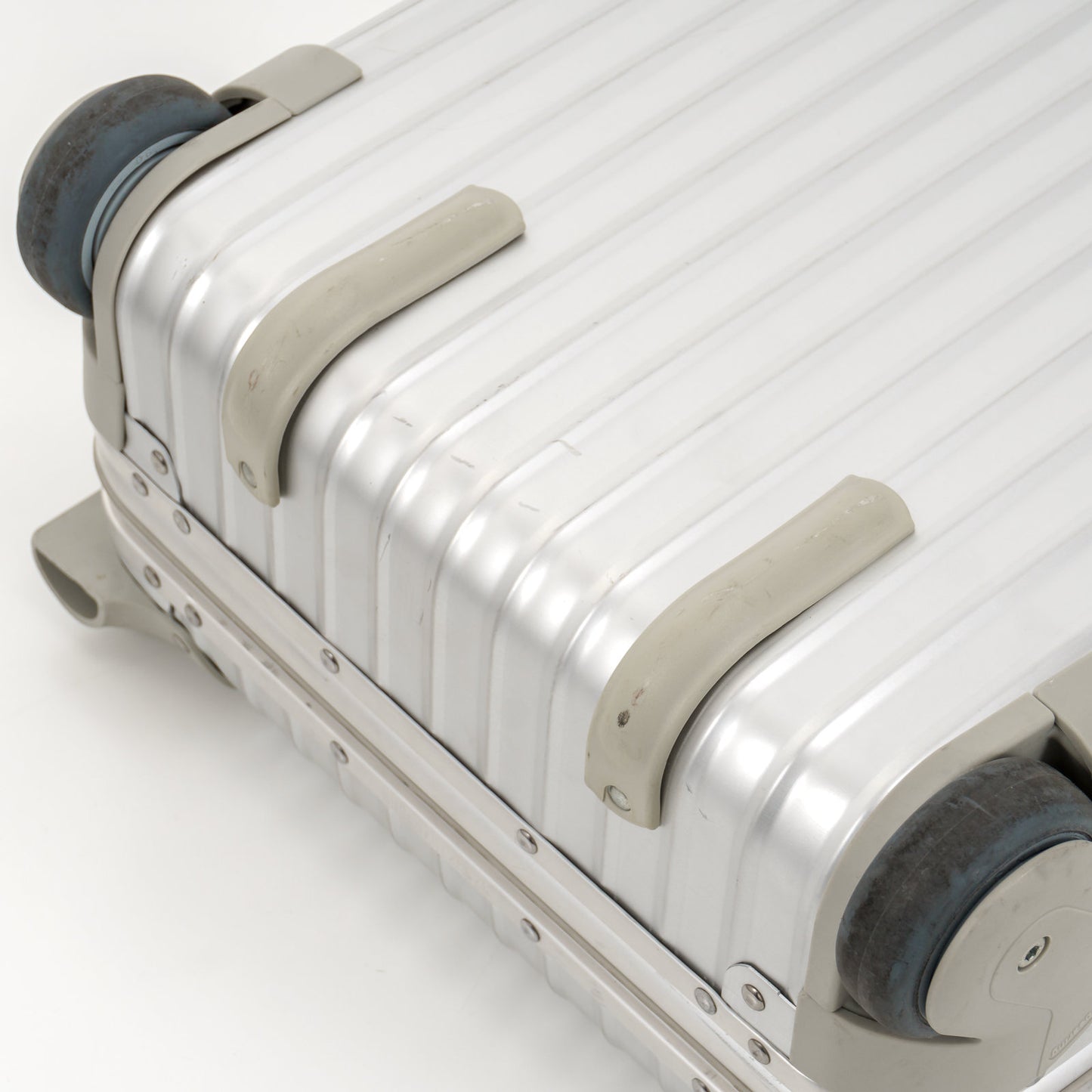 RIMOWA(リモワ) トパーズ 32L 2輪 キャビンS