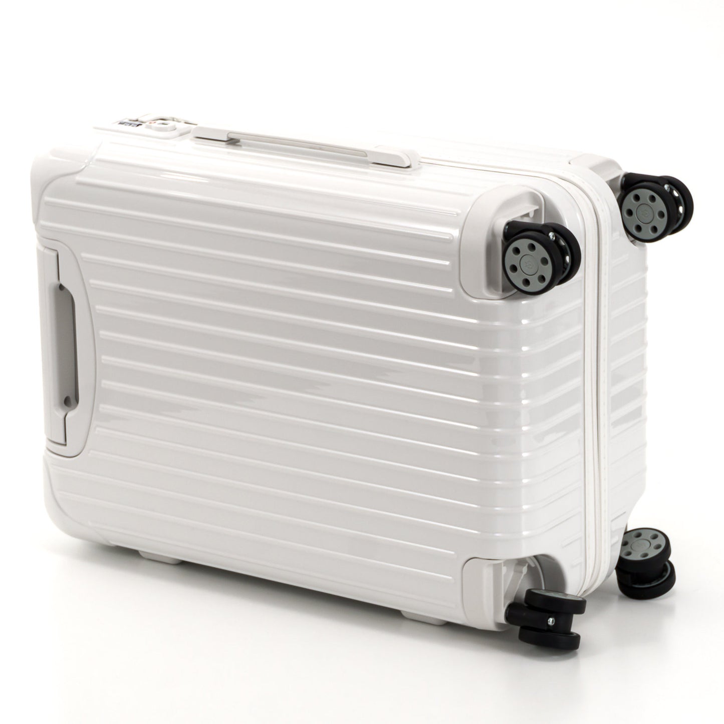 RIMOWA(リモワ) エッセンシャル 36L 4輪 キャビン
