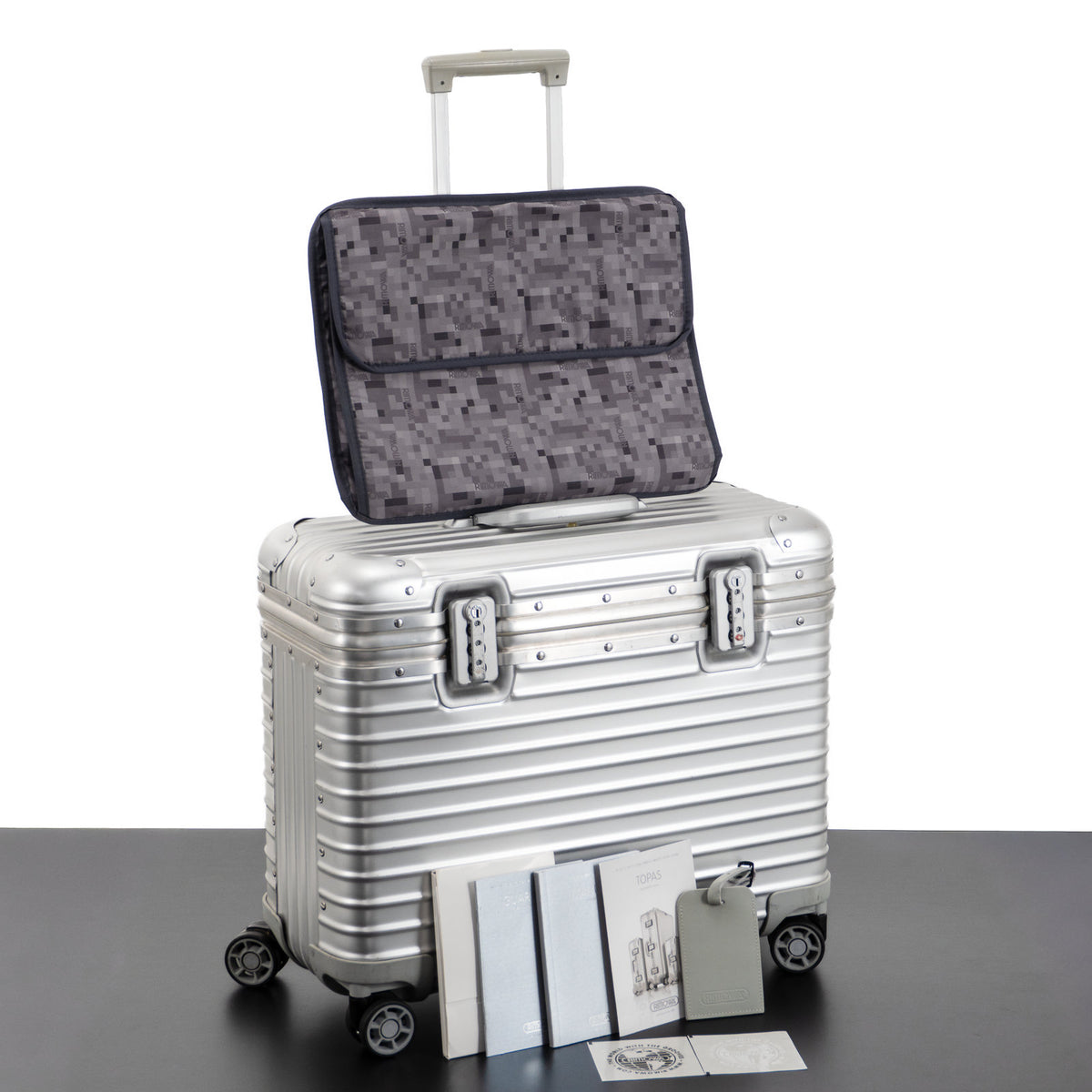 RIMOWA(リモワ) トパーズ 34L 4輪 パイロット – 中古RIMOWA(リモワ 