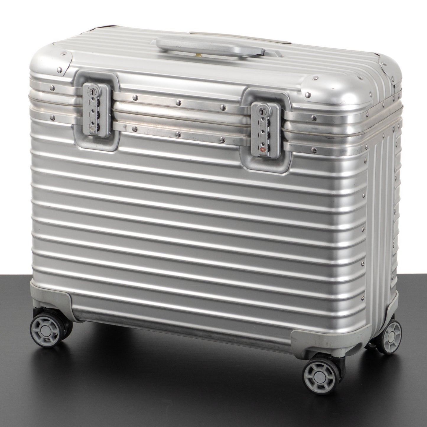 RIMOWA(リモワ) トパーズ 34L 4輪 パイロット