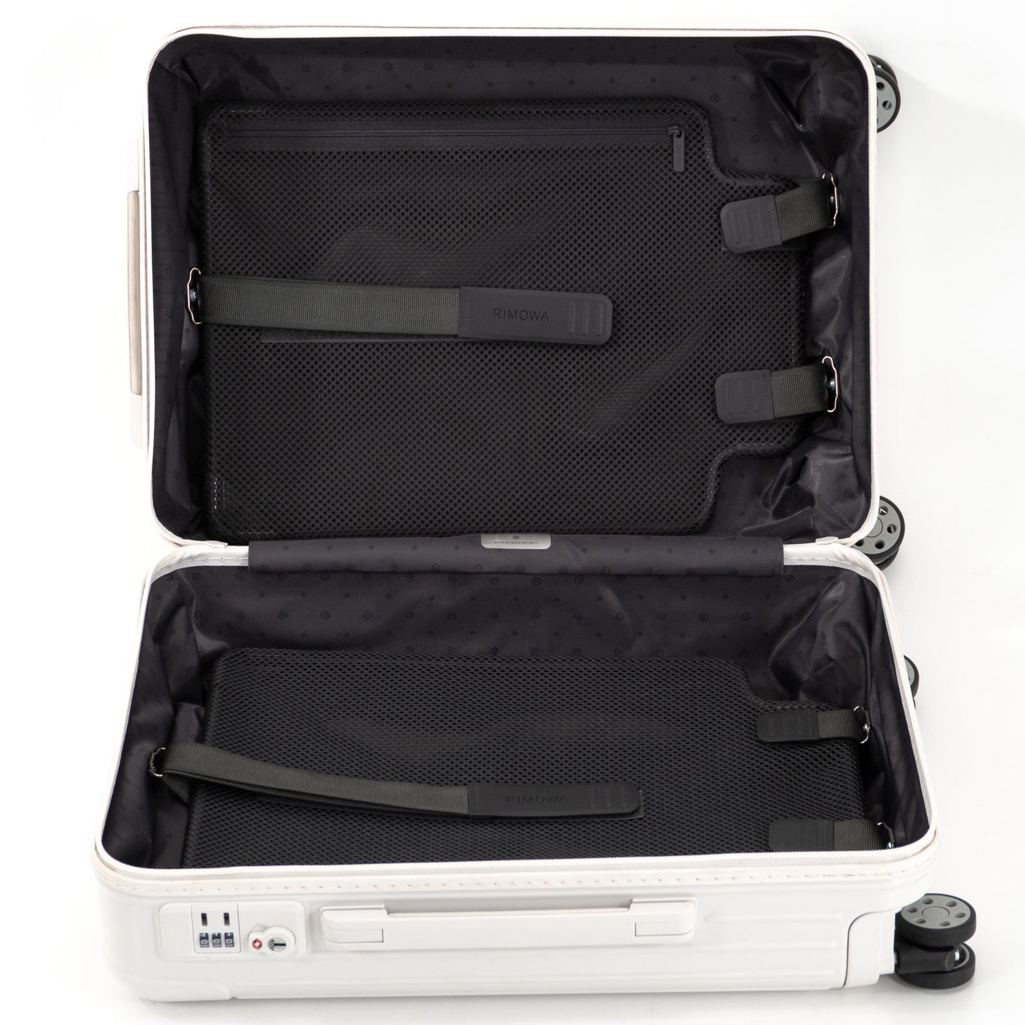 RIMOWA(リモワ) エッセンシャル 36L 4輪 キャビン