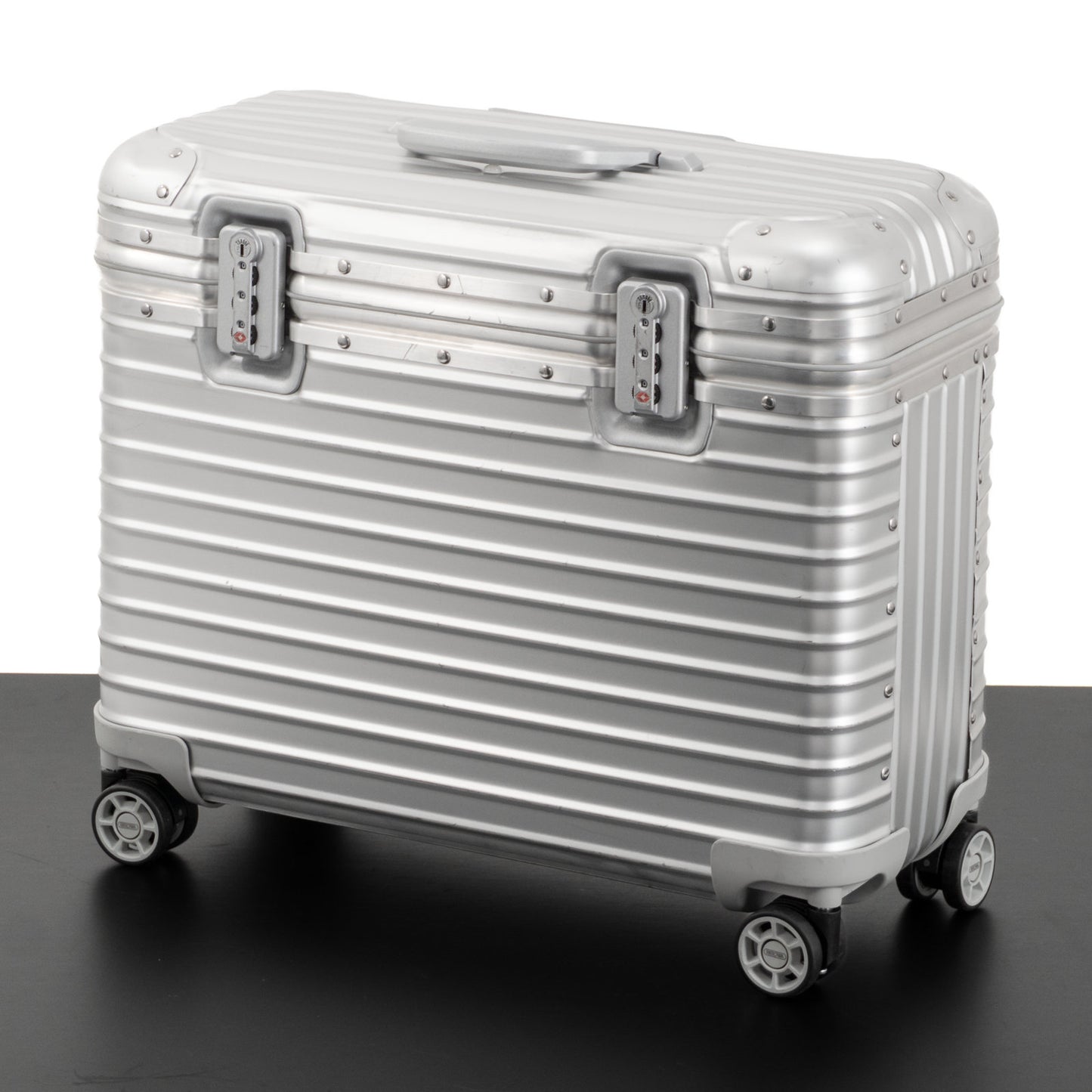 RIMOWA(リモワ) トパーズ 34L 4輪 パイロット