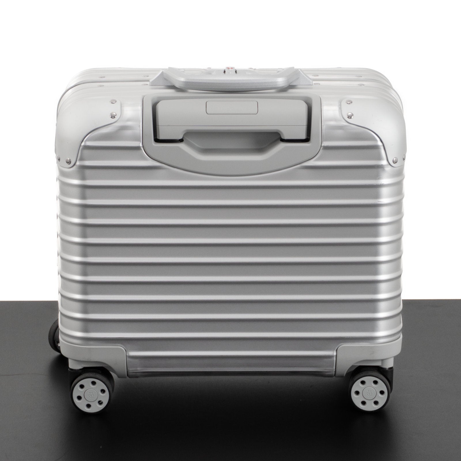 RIMOWA(リモワ) オリジナル 29L 4輪 コンパクト – 中古RIMOWA(リモワ