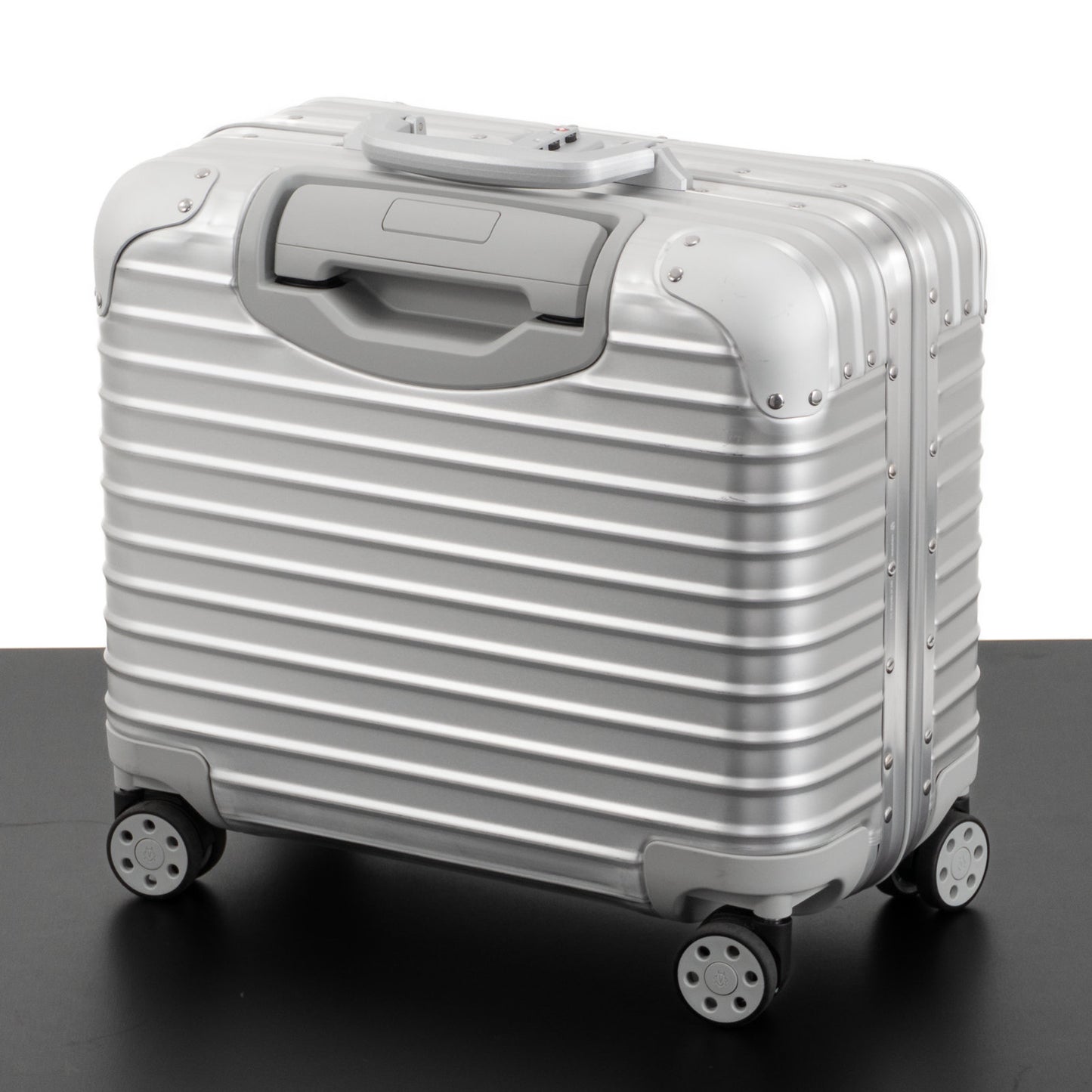 RIMOWA(リモワ) オリジナル 29L 4輪 コンパクト